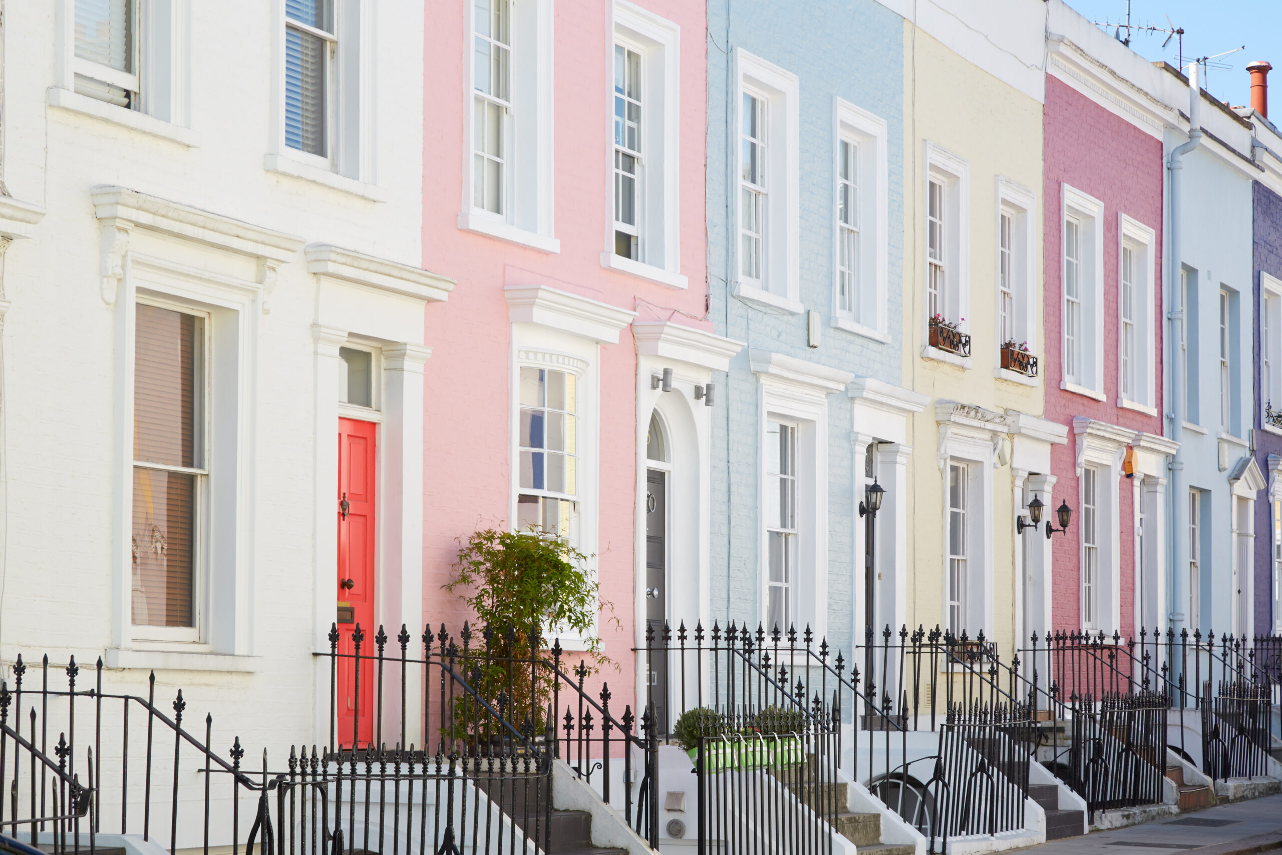 Desperate Measures in the UK Rental Market: Offering Gifts, Resumes, and Long-Term Rent to Stand Out as a Tenant